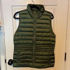 Lands End Green Puffer Vest size 6-8